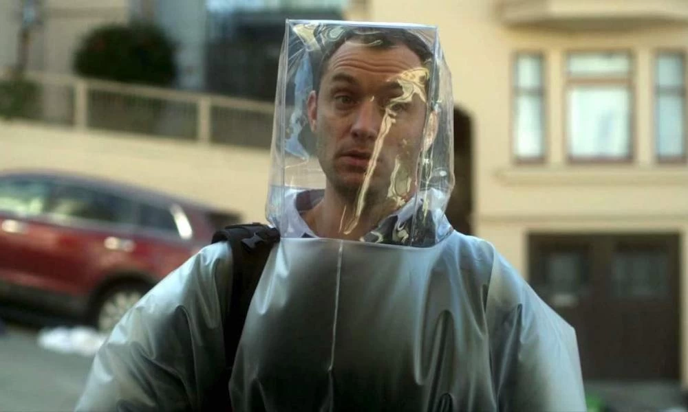 Ο Τζουντ Λο ήξερε από το 2011... ότι το ξέσπασμα της πανδημίας ήταν θέμα χρόνου!